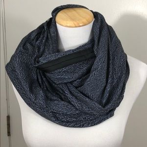 Lululemon Vinyasa Scarf Rulu- metallic blue